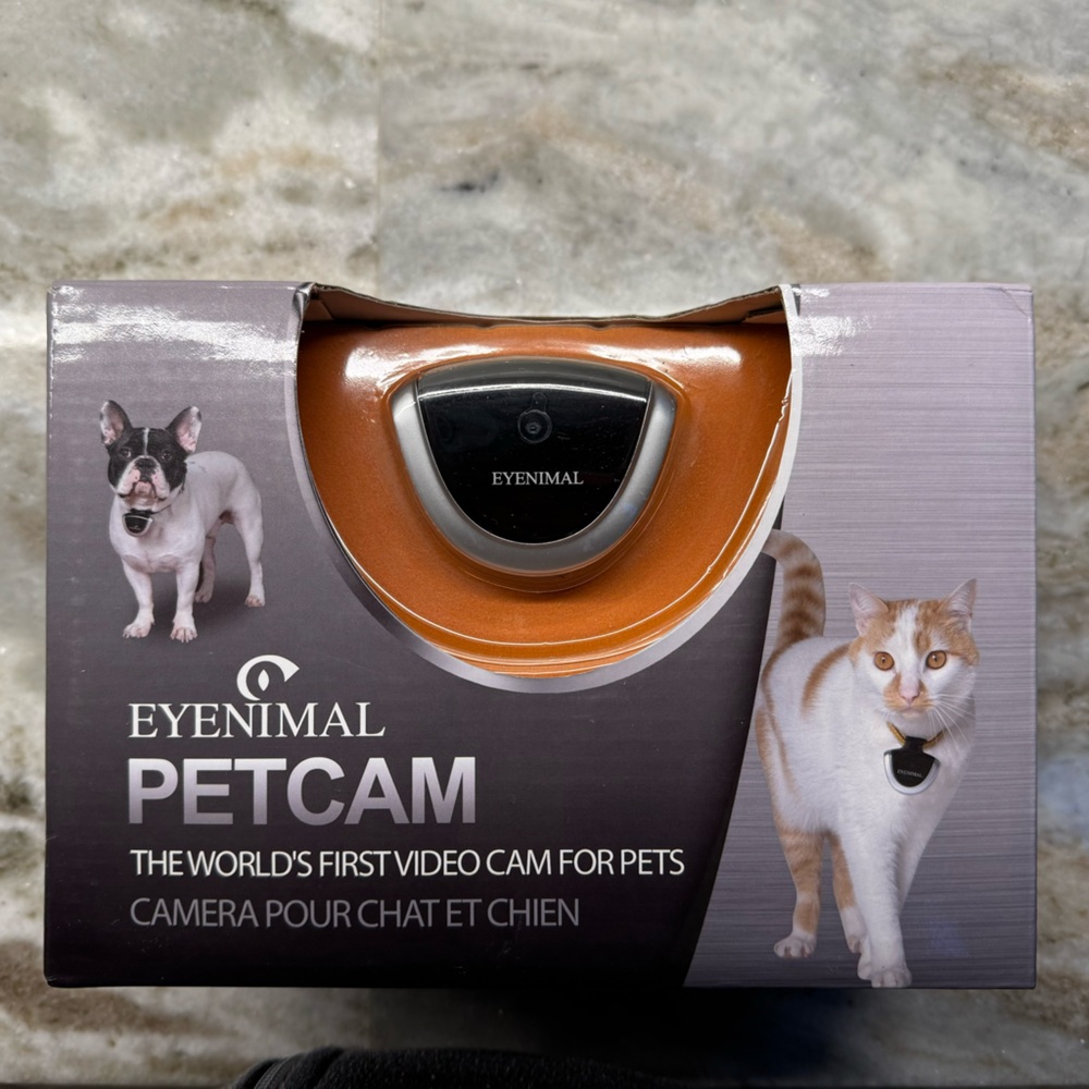 New never opened! Eyenimal petcam, the world’s first video cam for pets